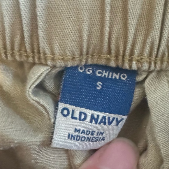 Old Navy Chino Shorts - Picture 3 of 4